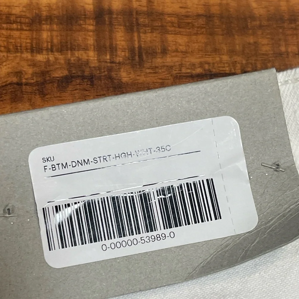 NWT‎ Everlane Women’s Cheeky Jean Crop White 35